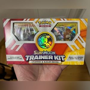 Pokemon Sun and Moon Trainer Kit Lycanroc & Alolan Raichu
